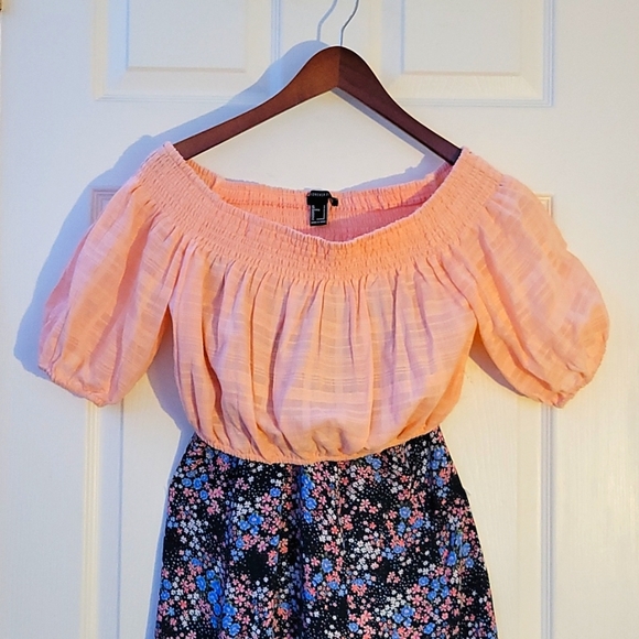 NWOT 🍑FOREVER 21 Crop Top Off the Shoulders Puffed Sleeves Size Small - Picture 3 of 7